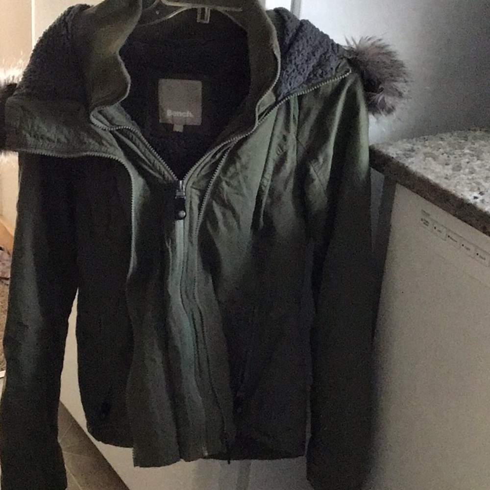 Bench forest green winter coat lined with fleece!